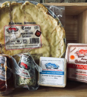 La Ferme du Château Courbet - En Souvenir Du Nord : Maroilles, Flamiche, Boulette d'Avesnes Nature Et Paprika, Vieux Lille