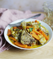 Ferme Caussanel - Tajine d'Agneau, Carottes, Navets, Amandes Raisins