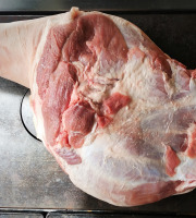 Elevage " Le Meilleur Cochon Du Monde" - Epaule de Porc entière Duroc- 9kg