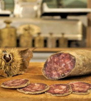 Charcuterie Mannei - Saucisson sec Fermier de Porc Noir Nustrale - Affiné 8 Mois en Morceau