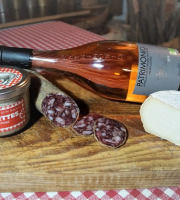 Charcuterie Mannei - Apéro au Porc Noir Corse, Patrimonio Rosé et Fromage de Brebis au lait cru