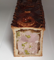 Melsat - Yannick Delpech - Demi pâté en croûte tout cochon pistaché