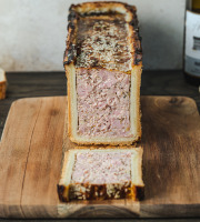 Maison BAYLE   -                                                                                                                                       Champions du Monde de boucherie 2016 - Paté en croûte porc Alsacien au Riesling - 2 tranches