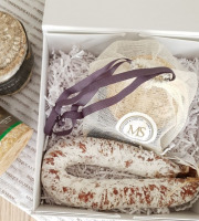 Maison Marie SEVERAC - Coffret Salerac Apero: fromage Salérac en pochon et saucisse sèche du Cantal