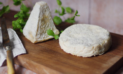 Ferme du caroire - Plateau de Fromages de Chèvre : Pyramide Sèche + Pavé Crémeux