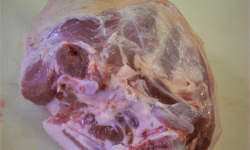 Domaine du Catié - Cuissot de porc de cochon Mangalica élevé 12 mois : 3,5kg