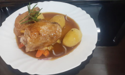 Ferme Joos - Cuisse de poulet rôtie, pommes de terre et légumes