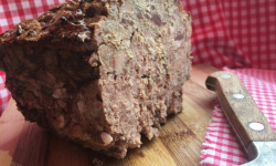 La Ferme de Cintrat - Terrine de pâté de campagne tranchée