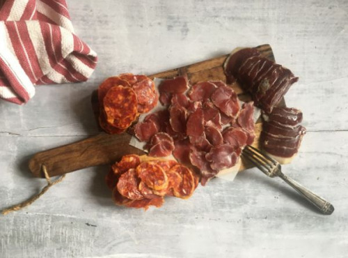 Ferme de Pleinefage - Assortiment charcuterie Apéro : chorizo, magret séché, filet mignon séché