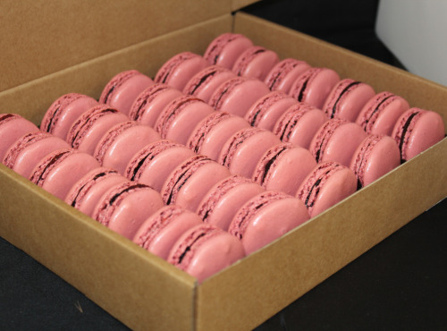 Les Macarondises - 35 Macarons Framboise