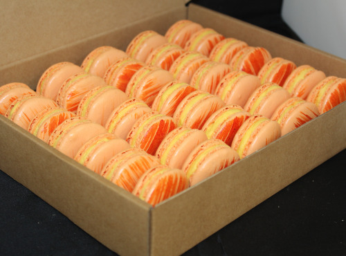 Les Macarondises - 35 Macarons Mangue