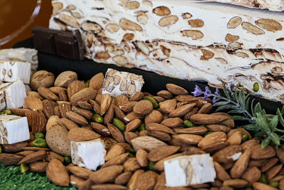 Nougats Laurmar - Nougat blanc tendre au chocolat noir