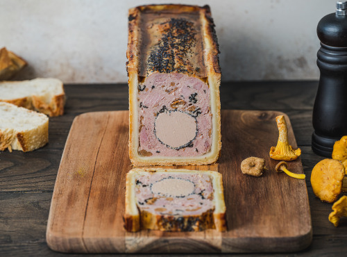 Maison BAYLE   -                                                                                                                                       Champions du Monde de boucherie 2016 - Paté en croûte de veau champignons et mousse de foie d'oie - 2 tranches