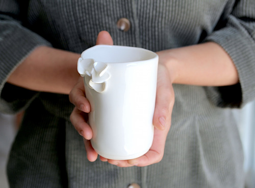 Atelier Eva Dejeanty - Grand mug en porcelaine Eclosion