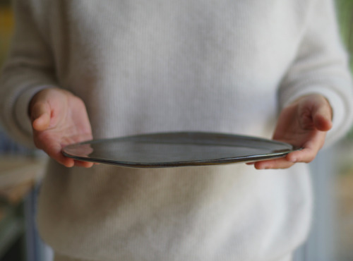 Atelier Eva Dejeanty - Assiette en Céramique (grès) modèle Cellule Taille M