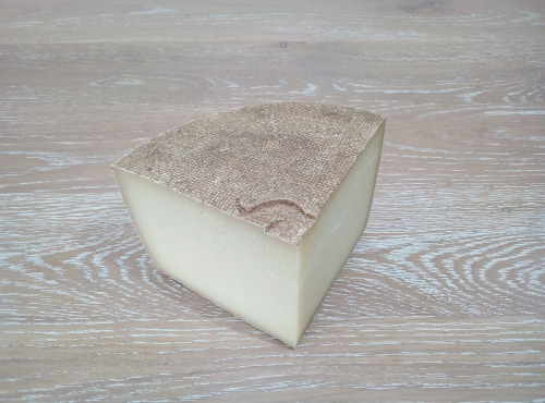 Ferme AOZTEIA - Fromage Fermier Basque Aop Ossau-iraty Au Lait Cru - 325g Environ