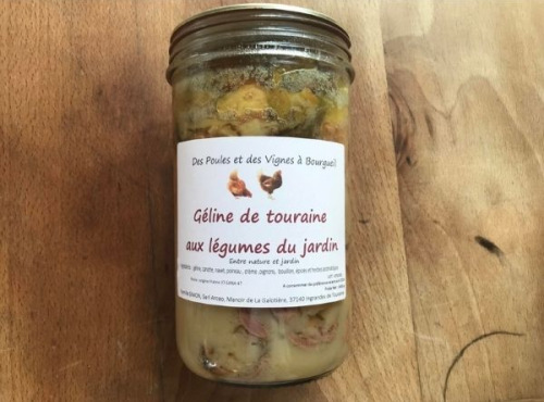 Des Poules et des Vignes à Bourgueil - Géline De Touraine Aux légumes du jardin