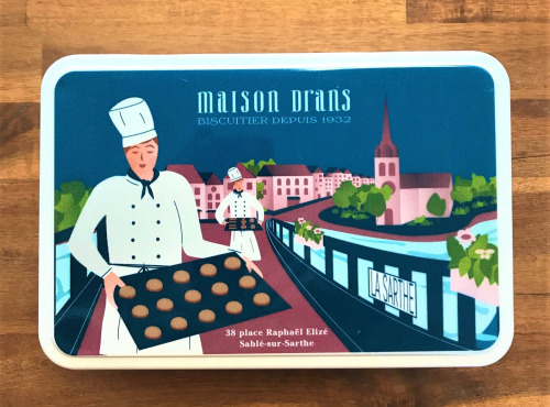 Biscuiterie Maison Drans - Boîte Fer Garnie De Sablés Au Beurre Aop 500g - Bleu Marine