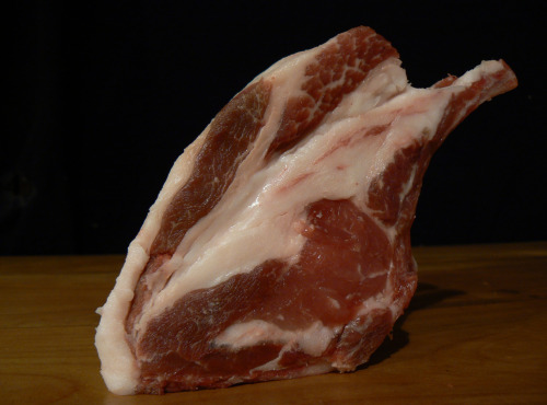 Domaine du Catié - Carré côtes premières de porc Mangalica 1,1kg maturée 21j