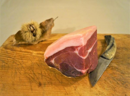 Charcuterie Mannei - Jambon Cru Fermier de Porc Noir Nustrale - Affiné 12 Mois - Morceau sans Os