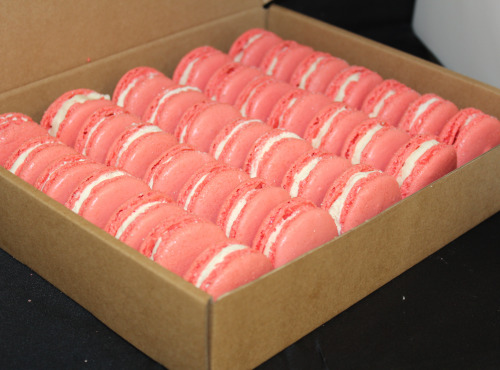 Les Macarondises - 35 Macarons Fraise Tagada