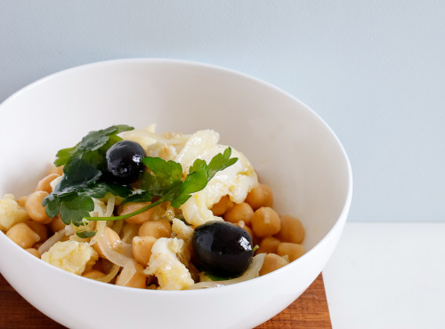 CANELAS - Salada de Bacalhau Com Grão de Bico